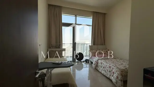 Urgent Sale | 4 BR + Maid in Harbour Views Tower 1 thumbnail 8