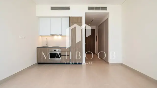 Sheikh Zayed Road | 2 Month Free | Near Metro thumbnail 4