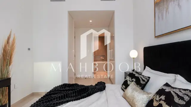 Luxury 2BR | Full Burj & Pool View | Furnished thumbnail 11