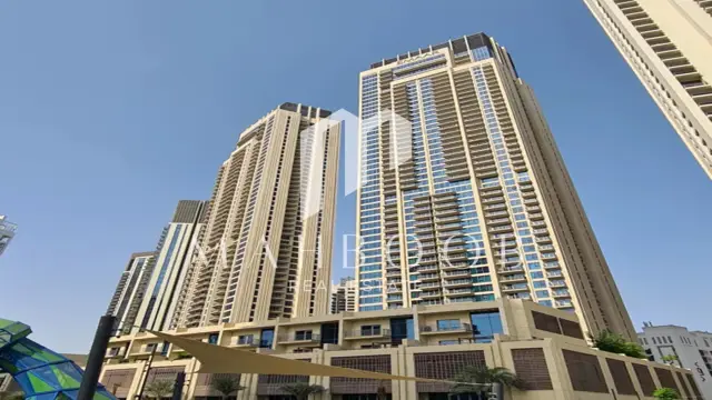 Urgent Sale | 4 BR + Maid in Harbour Views Tower 1 thumbnail 1