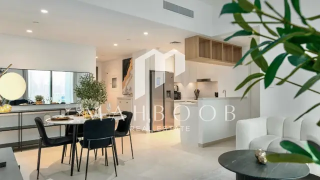 Luxury 2BR | Full Burj & Pool View | Furnished thumbnail 4