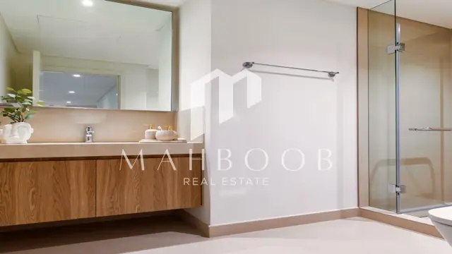 Luxury 2BR | Full Burj & Pool View | Furnished thumbnail 19