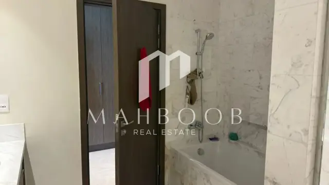Urgent Sale | 4 BR + Maid in Harbour Views Tower 1 thumbnail 15