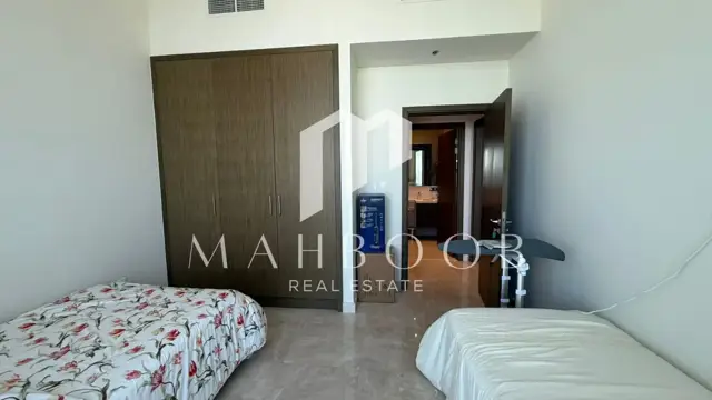 Urgent Sale | 4 BR + Maid in Harbour Views Tower 1 thumbnail 9