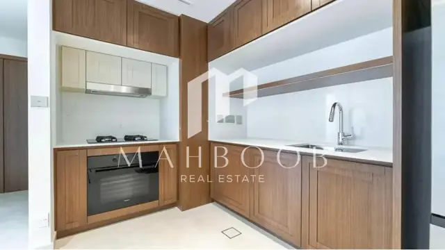 Urgent Sale | Ready & Vacant | 1 BR in Palace Beach Residence Tower 2 thumbnail 9