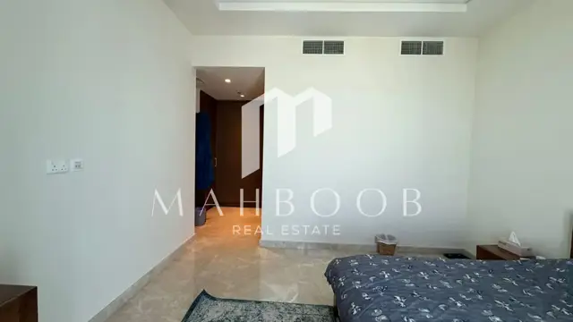 Urgent Sale | 4 BR + Maid in Samana Skyview thumbnail 9