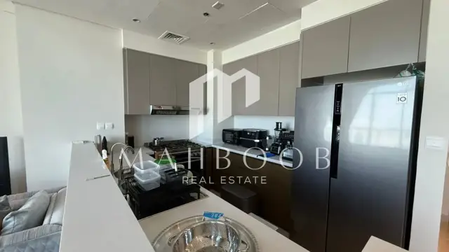Urgent Sale | 4 BR + Maid in Samana Skyview thumbnail 6