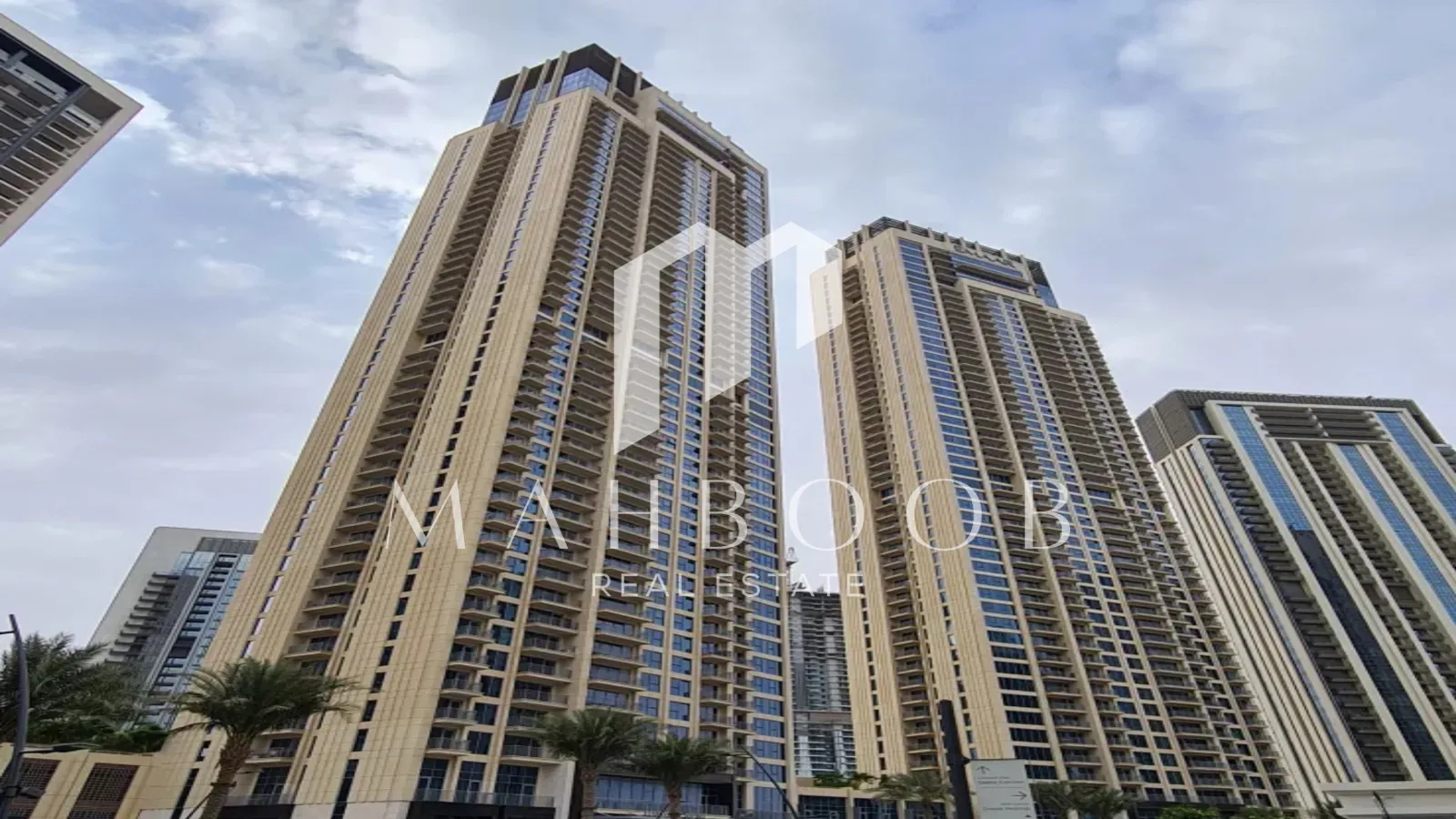 Urgent Sale | 4 BR + Maid in Samana Skyview photo 1